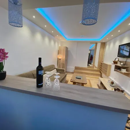 Apartman Studio شقة